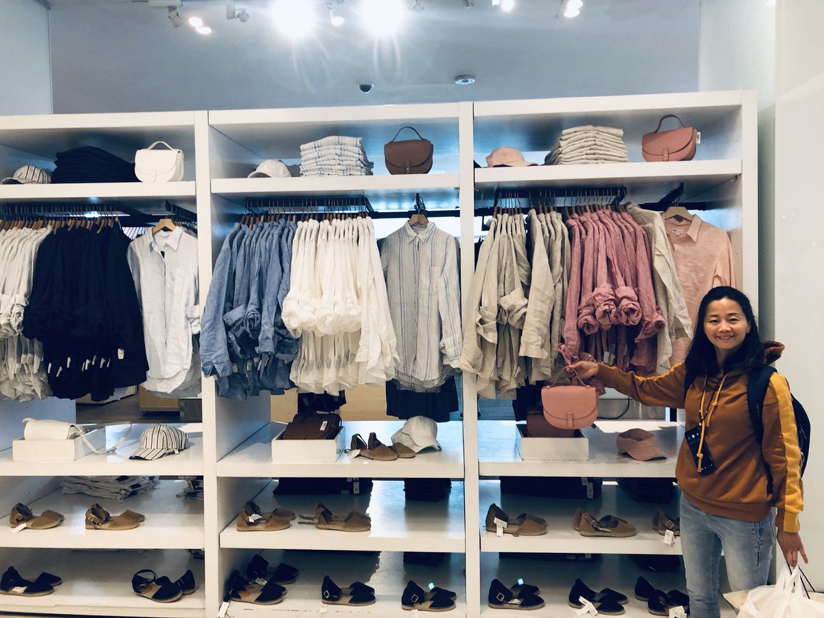 DeniseDSmith2's tweet photo. I’m so proud of my team and how far we’ve come in under 2 years. 
We visited Stores today and the Gap products look so pretty! 💛💛
~ Gap Stores 3-2019 https://t.co/1urHVlhhoe