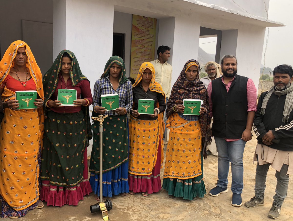 mauliksisodia's tweet photo. Promoting use of sprinkler irrigation among women farmers in semi arid region of Rajasthan. @SanghTarun and @WaterHarvestOrg
#SaveWater #TarunBharatSangh #WaterHarvest #EfficientWaterUse #SprinklerIrrigation #MoreCropPerDrop https://t.co/zf6RfDcIaS