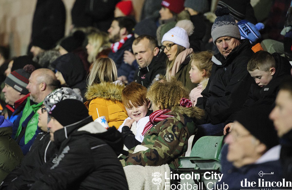LincolnCity_FC's tweet photo. Another bumper evening crowd at Sincil Bank! π
πΈ https://t.co/hQXIGjfGNF
#ImpsOld https://t.co/3nDqHsHBId