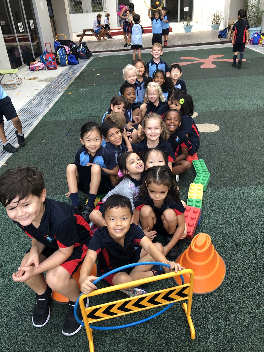 Our #Kindergarten Ss created a bus this morning during free play. #teamwork #cooperation #GEMSInspire @GEMS_Singapore