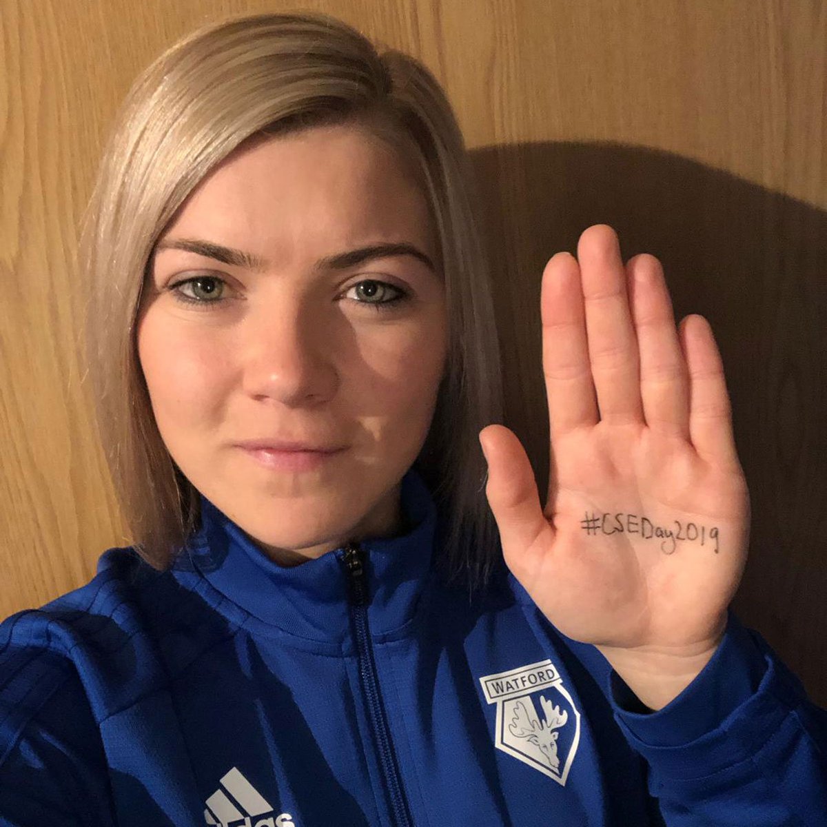 WatfordFC's tweet photo. ✋

Think, spot, and speak out against abuse. 

The Hornets are showing their support to @NatWorGroup &amp; @HertsPolice on #CSEday2019.

#HelpingHands #reportCSE https://t.co/LmrJIaNd2h