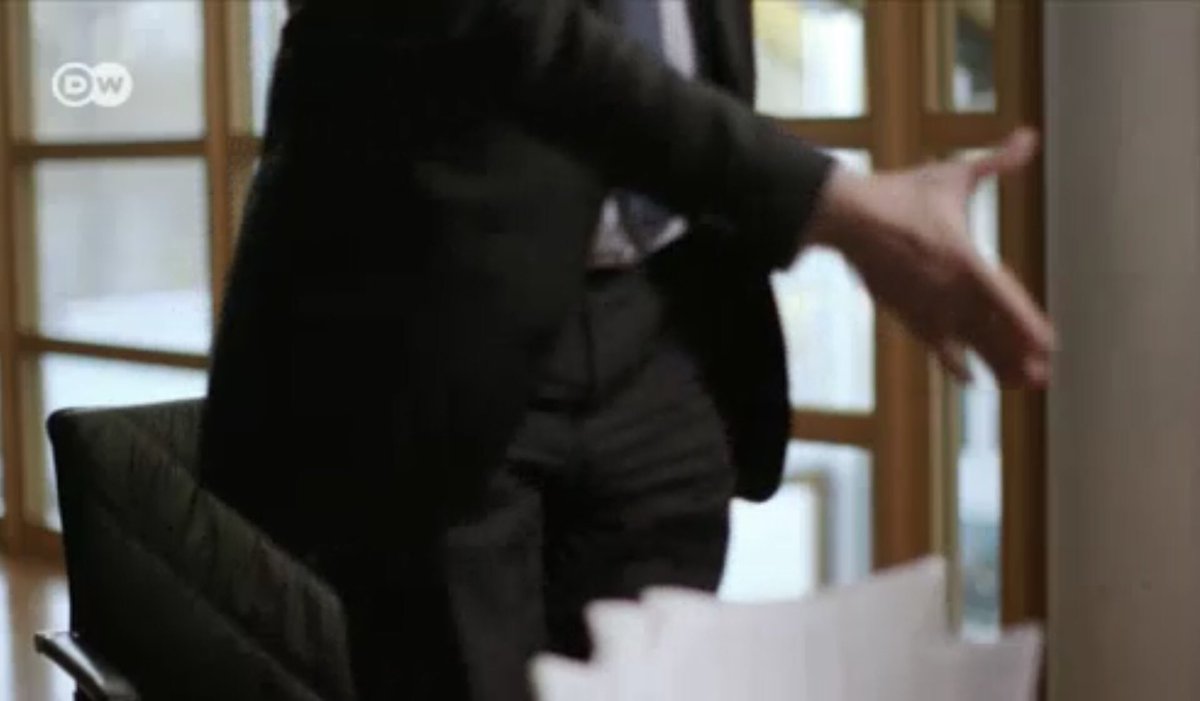 „Geben Sie mir bitte noch den Beleg für die Reisespesen. Ich muss los!“ #grindel