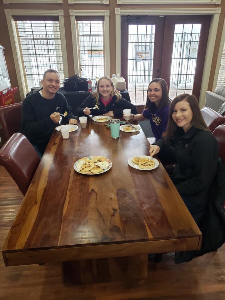 QuartersCF's tweet image. Panther pancakes! Swing on in! #PancakeDay #TheQuarters