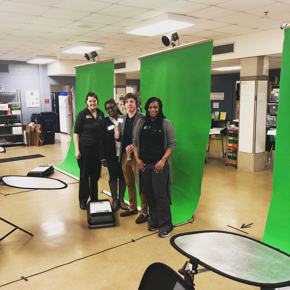 WagnerPortraits's tweet photo. We rolling!  #springportraits the #wagnerway.  Thx for having us, @TillmanSchool https://t.co/e2mqqEHeSJ