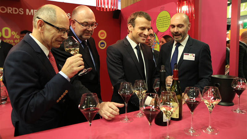 wineworldnews's tweet photo. Will France Be the First Glyphosate-Free Wine Region in the World? https://t.co/QFohxsbVgG #wine #france #winelover #Macron @JMiquelWine @DemiCassiani @fabienlaine @nealmartin @jamiegoode @JamesSuckling @JancisRobinson @tomcwark @RandallGrahm @frankstero https://t.co/hgETDWx8Ir