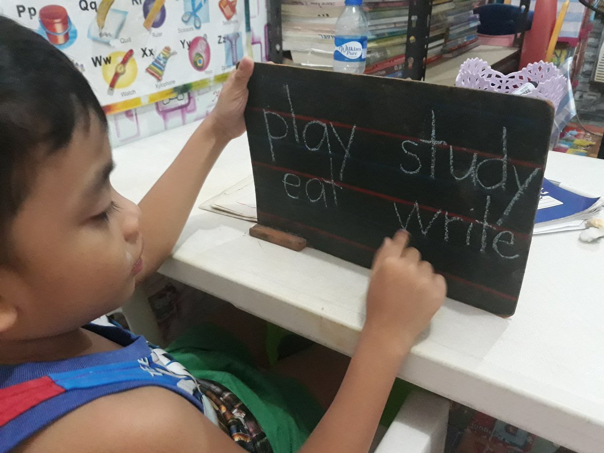 emmacobar's tweet image. Tutor time ❤

#lovetutortime
#NanayBebotChildCareandTutorialCenter