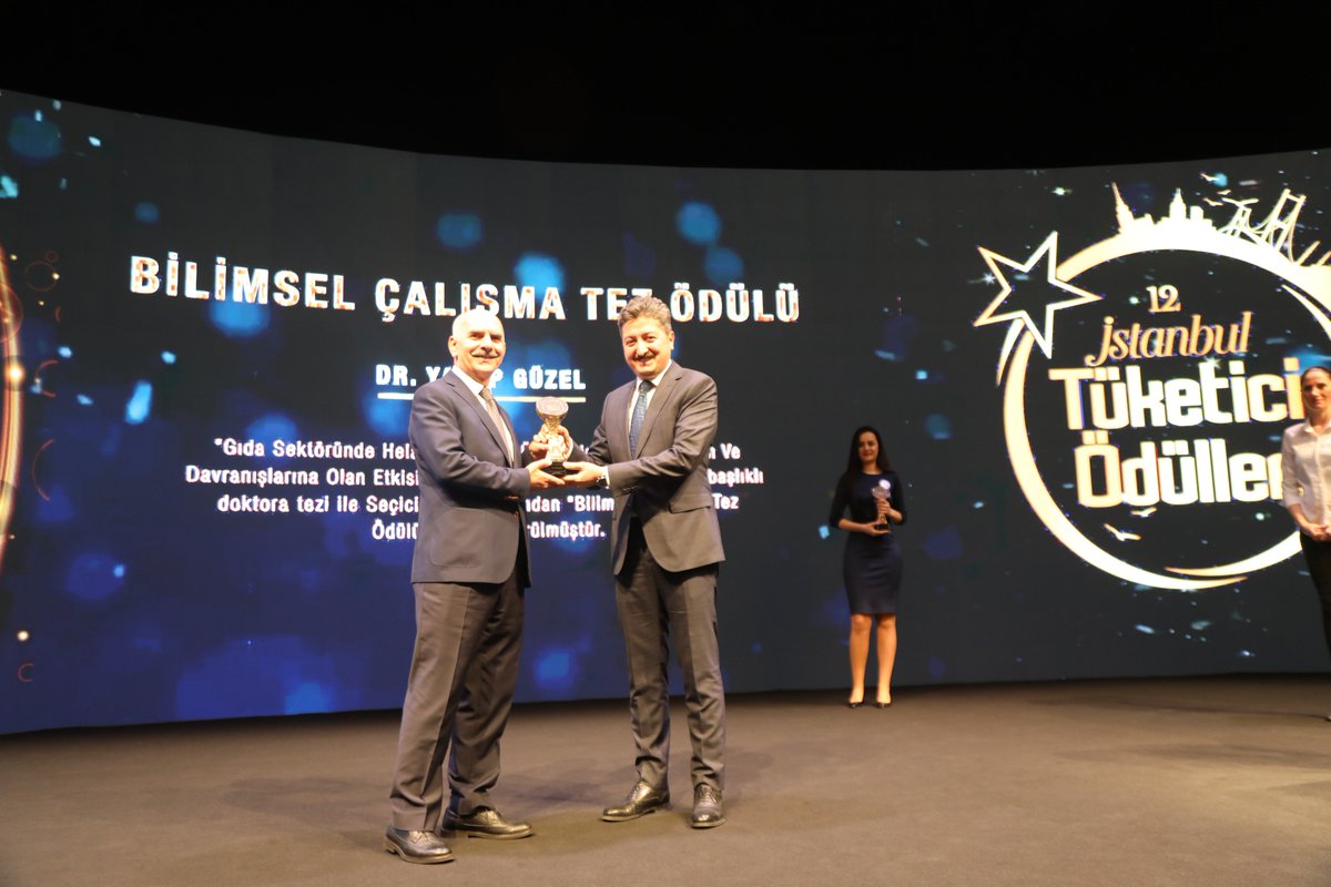 12.İstanbul Tüketici Ödülleri kapsamında Seçici Kurul tarafından Bilimsel Çalışma Tez Ödülü’ne layık görülen <a href="/Dryakupguzel/">Dr. Yakup Guzel</a>‘i tebrik ediyor, başarılar diliyoruz. tuketiciodulleri.istanbul #tüketiciödülleri <a href="/istanbulbld/">İstanbul Büyükşehir Belediyesi</a> <a href="/ibbzabita/">İstanbul Büyükşehir Zabıta</a> <a href="/ticaret/">T.C. Ticaret Bakanlığı</a> <a href="/etuketici/">E-Tüketici Portalı</a>