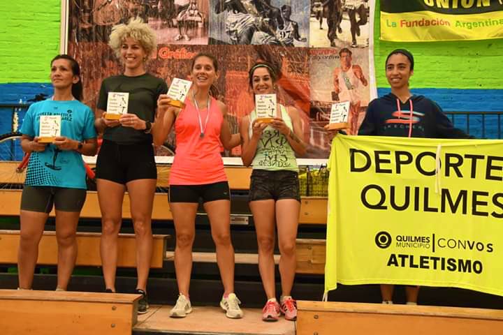 cesardidiego's tweet photo. Felicitaciones a Paula Olivera y Fabricio Lopinto ,deportistas De la Escuela Municipal de la Ciudad de Quilmes ,ganadores de la 17 Edición de la prueba Atlética realizada en Avellaneda en Honor a Osvaldo Suárez emblemático  maratonista nacido en Wilde.
@QuilmesDeportes https://t.co/a8zXRM2A2T