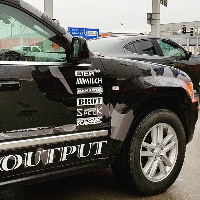 #NeedForSpeed-Sponsorkleber auf wienerisch 😂😂😂 #Wien #Auto #Aufkleber ift.tt/2Hf5SDP