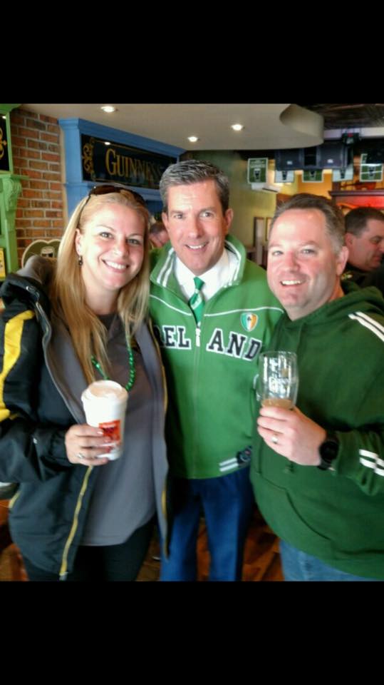 BobKellyFOX29's tweet image. Kicking off St Patrick's Day Weekend on Friday morning LIVE from Marty Magee's.  Stop by for an Irish Coffee on the way to work.