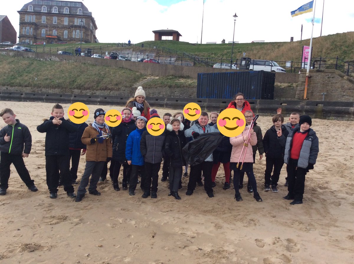 nwhelanGA's tweet photo. Year 3 have had such a fab time cleaning up Tynemouth beach this morning. It was fab to see the children so enthusiastic about helping keep our oceans free from plastic and our shores litter free. #SayNoToPlastic #BritishScienceWeek @PlasticFreeNT @ScienceWeekUK  🌍🌊 https://t.co/XDmeVvznjp