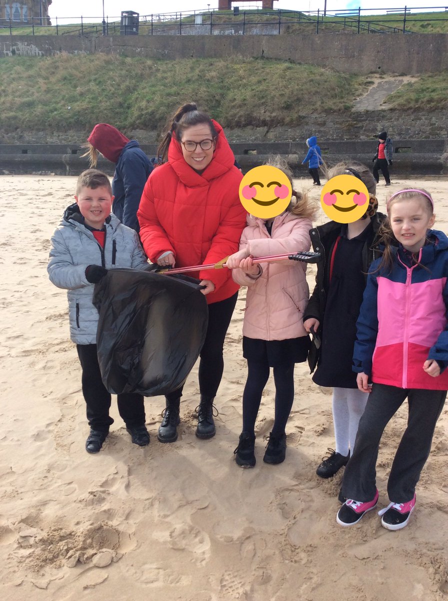 nwhelanGA's tweet photo. Year 3 have had such a fab time cleaning up Tynemouth beach this morning. It was fab to see the children so enthusiastic about helping keep our oceans free from plastic and our shores litter free. #SayNoToPlastic #BritishScienceWeek @PlasticFreeNT @ScienceWeekUK  🌍🌊 https://t.co/XDmeVvznjp