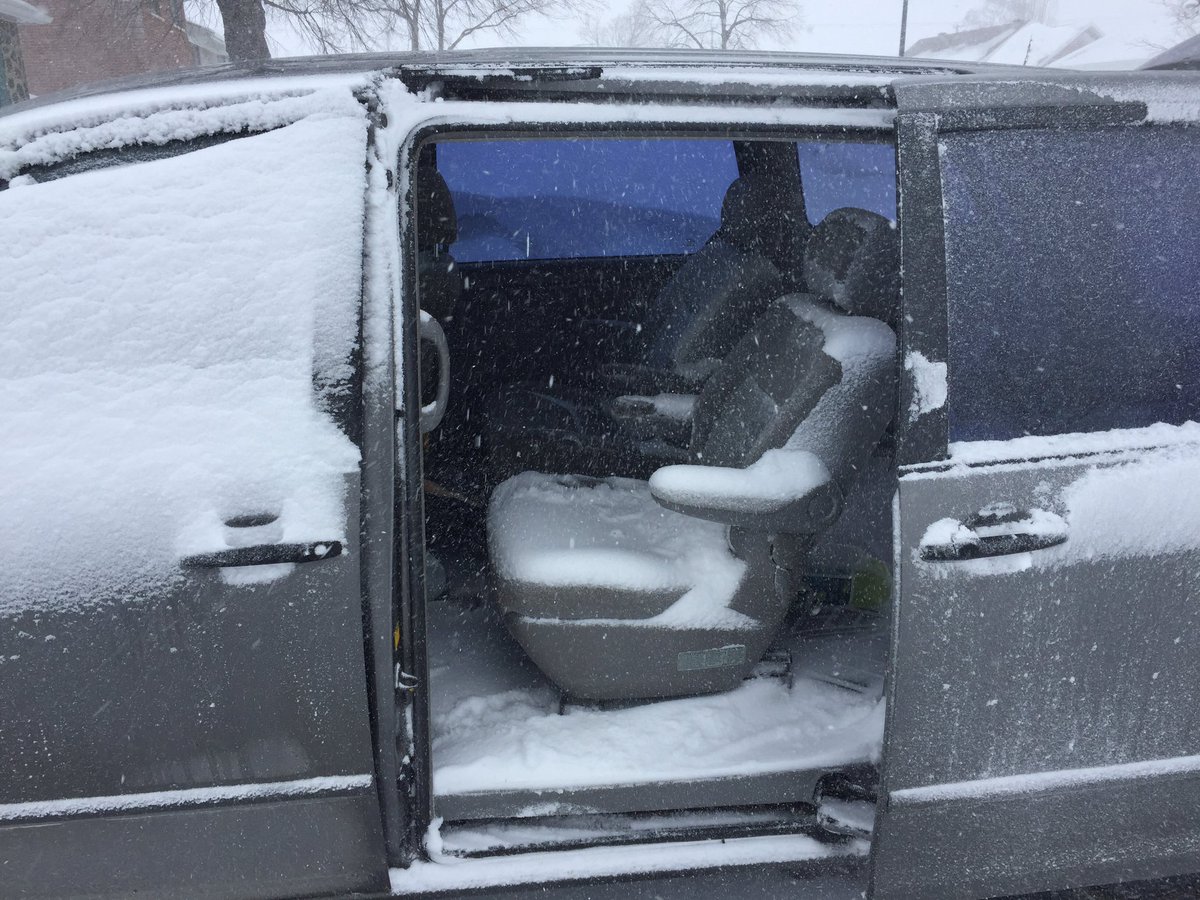 This is what hapens when you leave you car doors open in winter #MajorFail