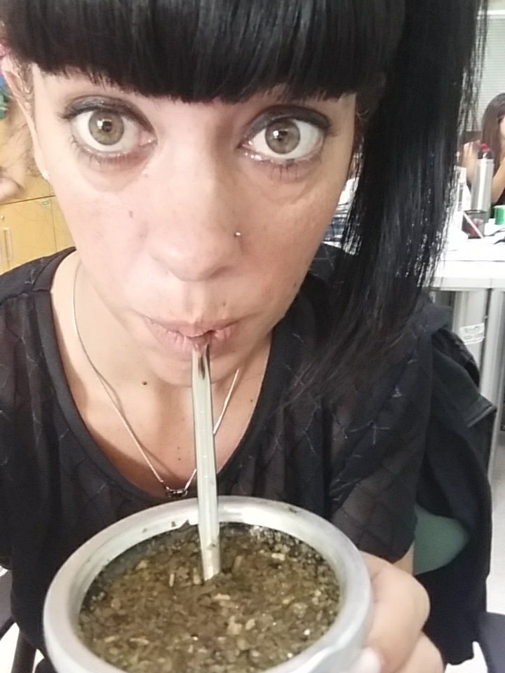 ValeriaFlotta's tweet photo. Arrancando la mañana con la vuelta de @estacionitu 👉🏽🎙"Se los extraño chicos" #LaRadioPublicaDelOeste #Ituzaingo https://t.co/6CsEYwl8oA
