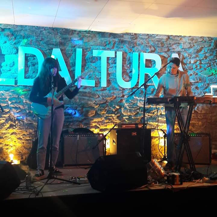 Nosmiran1's tweet photo. Festivales con encanto. ¡Ojala existieran más festivales así!
#LLessui #Maldaltura #Pirineos https://t.co/wmQhscYEr5