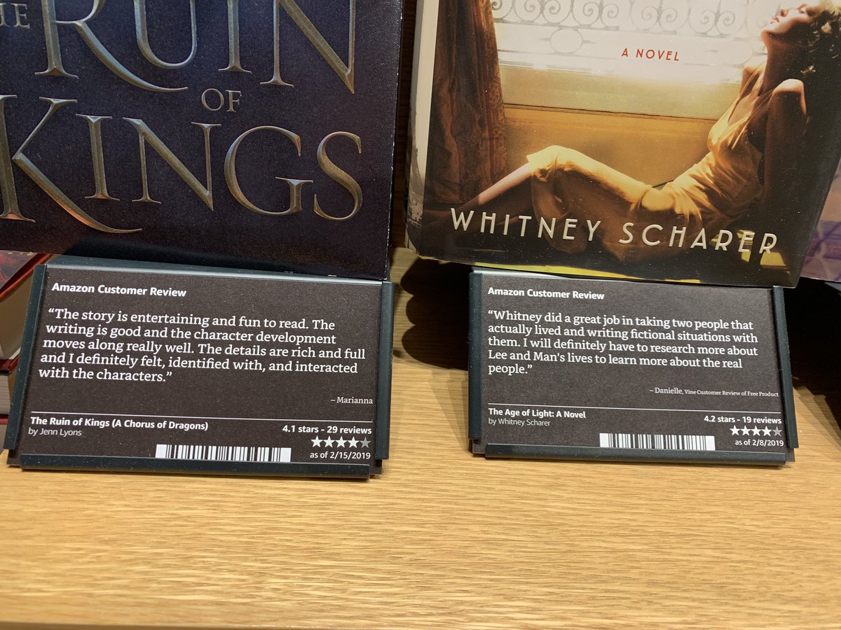 b8ta storeやamazon booksを見てきた