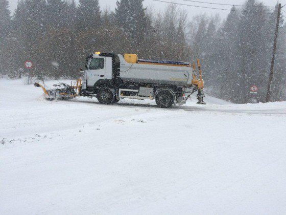 LIER: Alt av tilgjengelig brøytemannskap til Viva IKS har brøytet i natt og vil fortsette med dette utover dagen.

Snøen har lavet ned over hele distriktet i natt. Meteorologisk institutt har sendt ut OBS-varsel om vanskelige kjøreforhold. Kjør forsiktig!