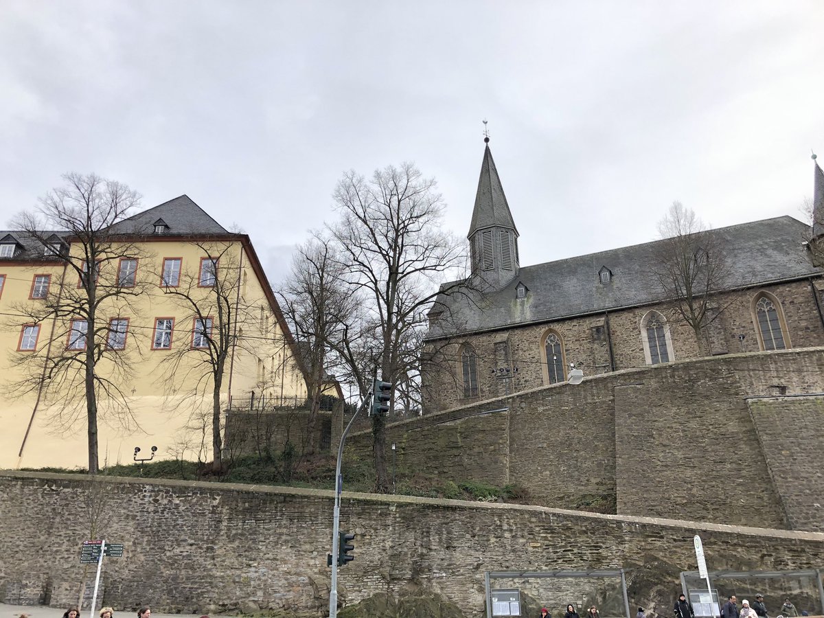HeilmannFrauke's tweet photo. Auf Wiedersehen #Siegen! Es waren drei anregende „Hochschultage Berufliche Bildung“ #htbb2019 mit vielen guten Vorträgen, Diskussionen und Gesprächen - DANKE an das gesamte Orga-Team (nicht nur) von der @UniSiegen. #htbb #Berufsbildung #wbvPublikation https://t.co/qEUNwVgZ2x