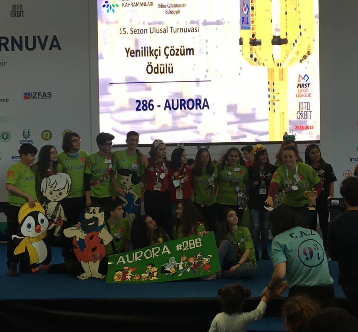 Geçtiğimiz haftasonu ulusal turnuvada Yenilikçi Çözüm ödülü aldık ve Global Innovation Award Ceremony için Türkiye adayı gösterildik, hız kesmeden çalışmalarımıza devam edip ülkemizi Amerikadaki finallerde temsil edebilmek için çabalayacağız. 💚💜🐧