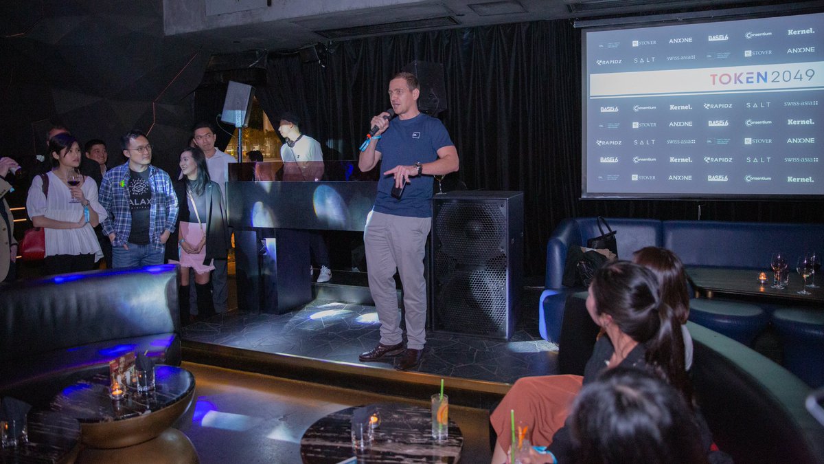 osldotcom's tweet photo. Wayne, our CEO, is welcoming all the guests and thank you to all our sponsors of the night!
@MGStoverCo @ANXONE_Trading #Base16 @ConsentiumCoin #Kernel @RapidzPay @SALTLending @swissasiagroup #OSLatTOKEN2049 #digitalasset #OSL #TOKEN2049 https://t.co/eap5aFONBd