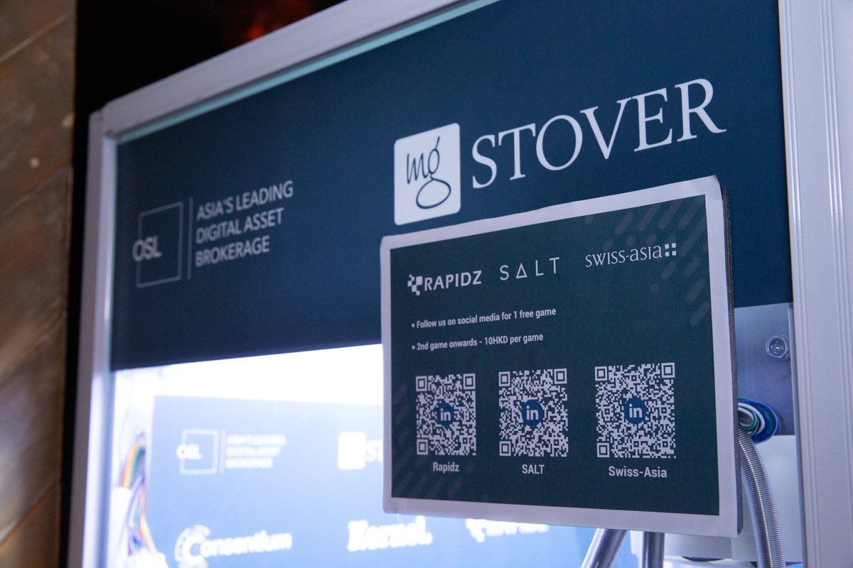 osldotcom's tweet photo. Wayne, our CEO, is welcoming all the guests and thank you to all our sponsors of the night!
@MGStoverCo @ANXONE_Trading #Base16 @ConsentiumCoin #Kernel @RapidzPay @SALTLending @swissasiagroup #OSLatTOKEN2049 #digitalasset #OSL #TOKEN2049 https://t.co/eap5aFONBd