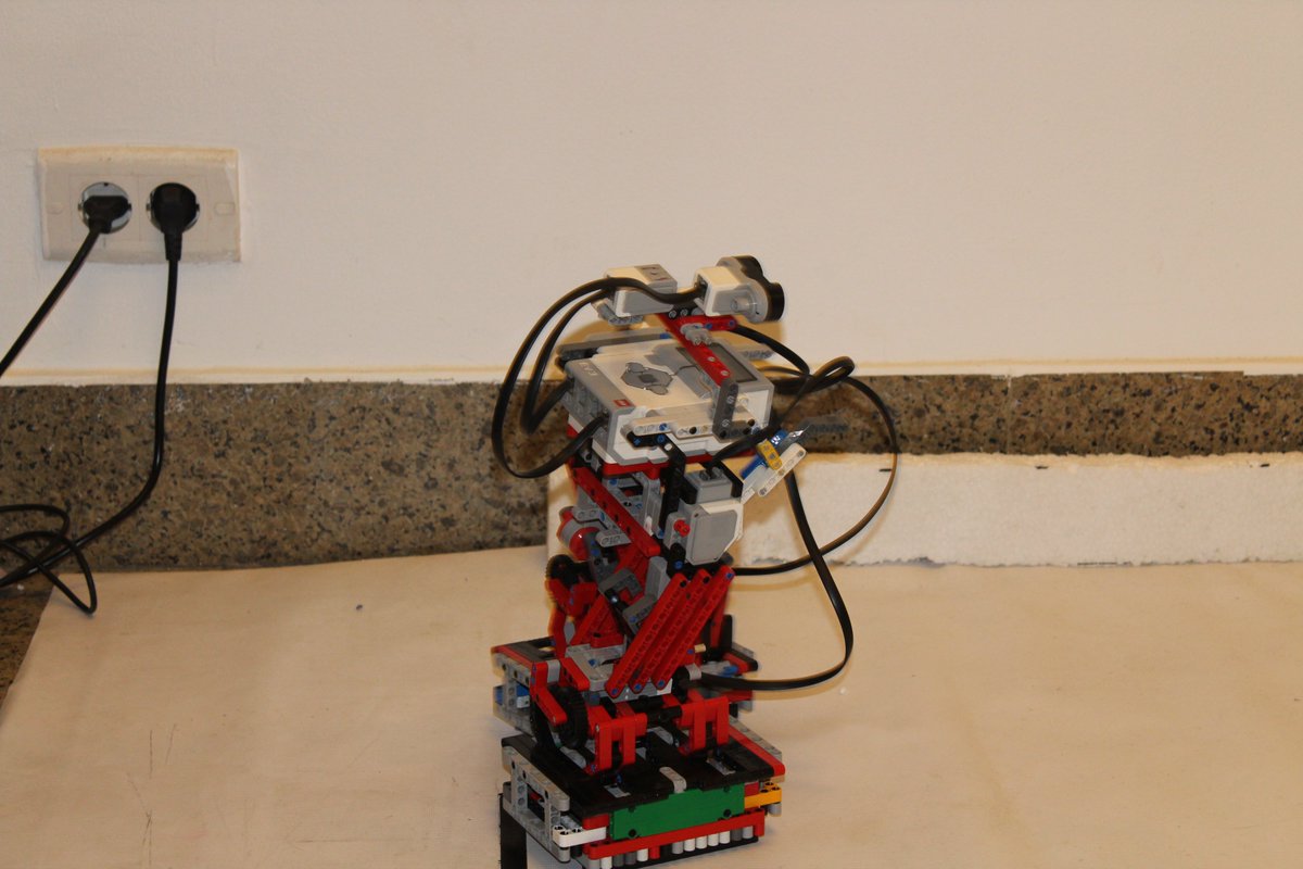 IdeasGym's tweet photo. 4th Egyptian Robot challenge
#Ideasgym #Robot_challenge #Robot_sumo #SUMO #Robotics #Robot2019 #Line_follower_Robot https://t.co/K9jLjel8MX