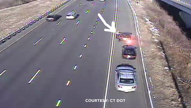 NicoleNalepaTV's tweet photo. #TRAFFICALERT: Please WATCH OUT for this @CT_STATE_POLICE trooper that's responding to a 2-car crash in #EASTHARTFORD on the right shoulder of I-84 WB before x51! #moveoverCT #WFSBtraffic #CTtraffic https://t.co/wsm8MgbehR