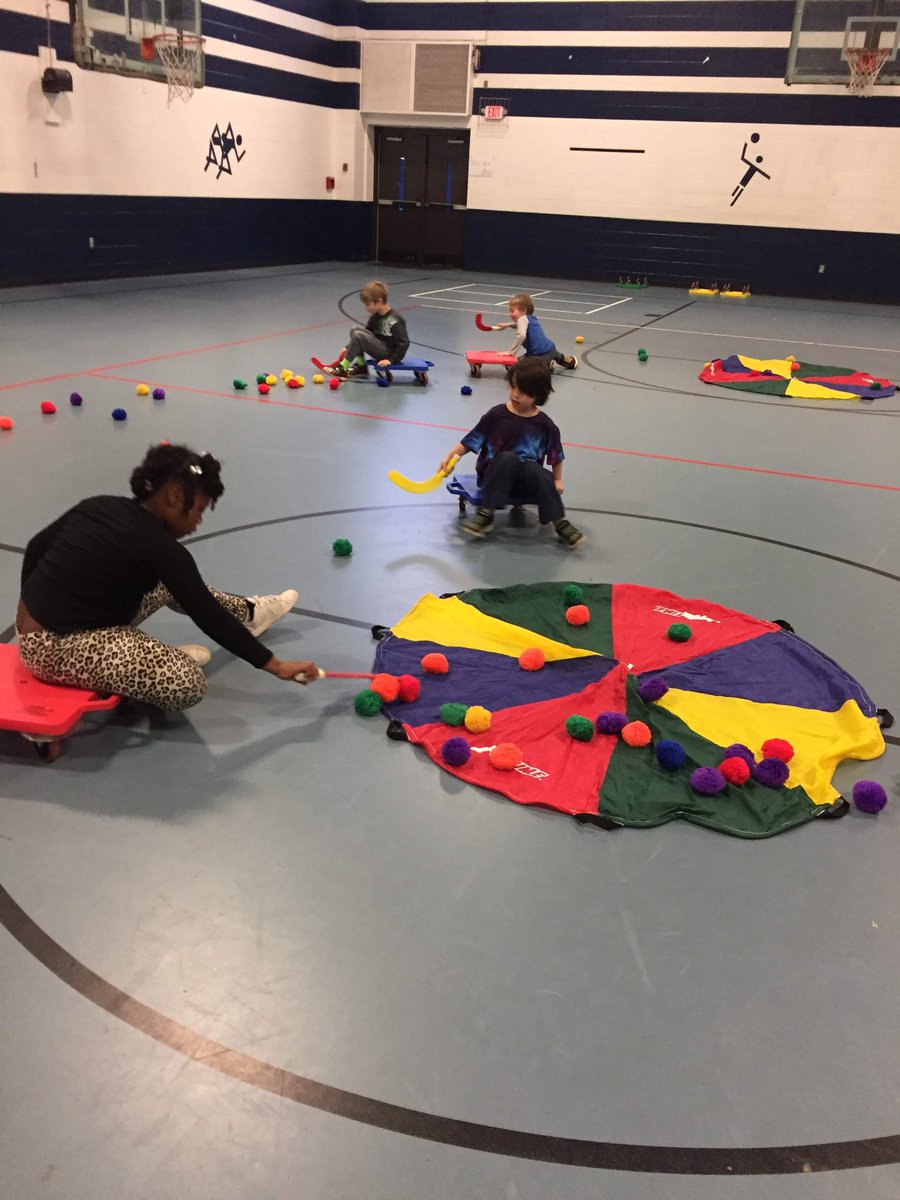 lynn_dingle's tweet photo. Scooter hockey:  Shoot on the Chute.  Count your points and then play in small groups.  Fun workouts in Vance PE. #THEACSWAY https://t.co/yVKV8RarnQ