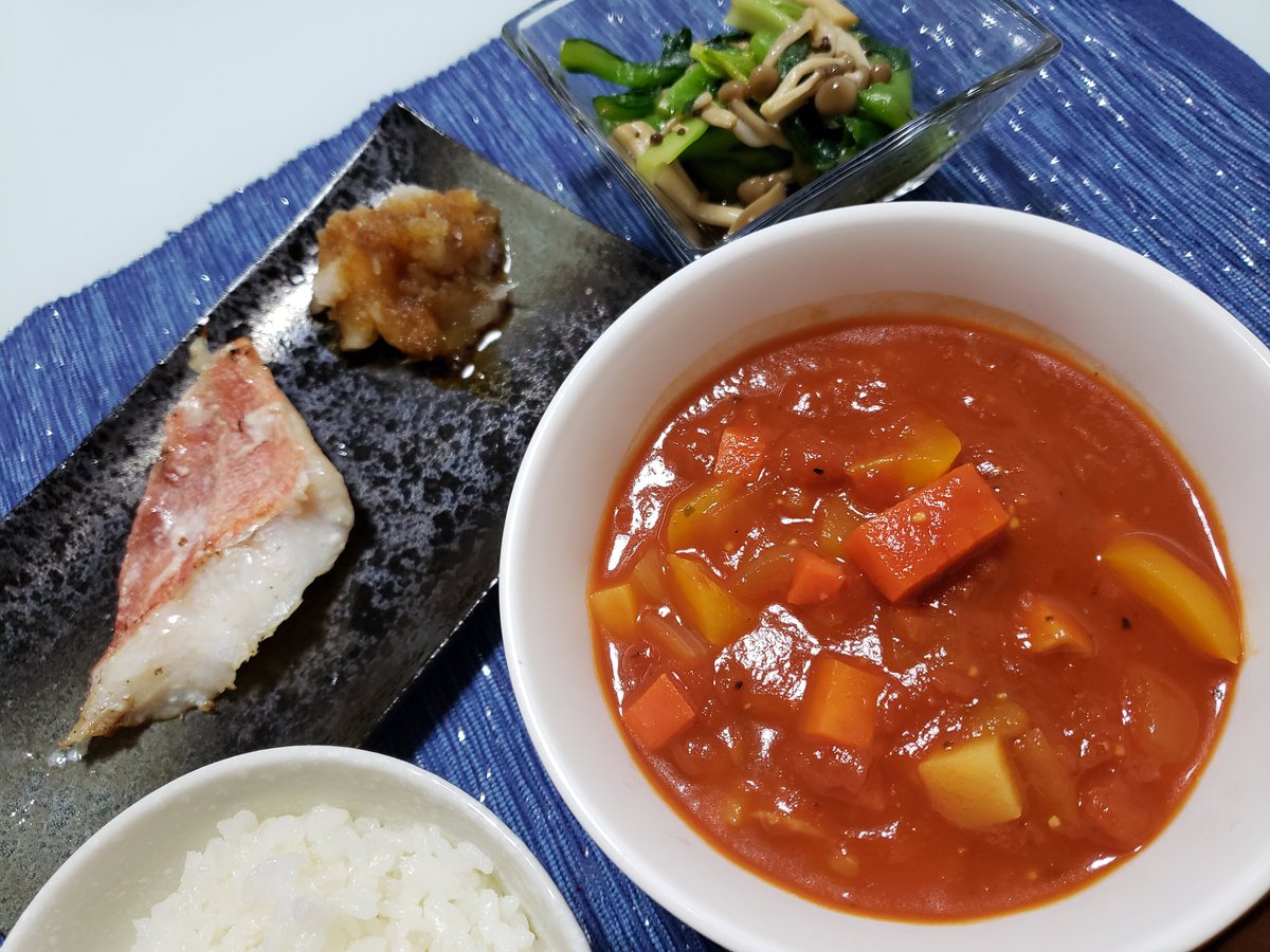 宮沢ちはる 載せるのは久しぶりな 宮沢さんちのごはん 今日の献立は 赤魚粕漬けの焼き魚 水使わないミネストローネ 小松菜としめじのゆずポン酢和え でした W S S あ ミネストローネに角切りに切れてないにんじん発見 笑