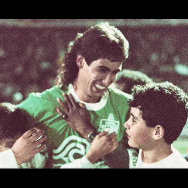 Tal vez el único ídolo de mi vida que la misma vida me impidió lograr su amistad por su temprana partida. Feliz cumpleaños Andrés donde quiera que estés! Tu vida en las canchas mi ejemplo de vida! 💔🇳🇬⚽️ <a href="/LDSoficial/">Los Del Sur</a> #lasonrisaquepartiódemadrugada #andresescobar #inmortal2