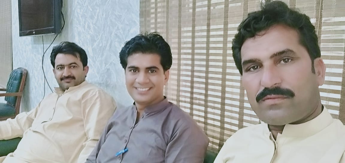 MNARafiqJamali's tweet photo. سیکرٹری ایریگیشن سید جمال مصطفیٰ شاھ سے جوھی میں پانی کے مسائل کے مستقل حل کے لیئے ملاقات. https://t.co/UEUyqoX8ad
