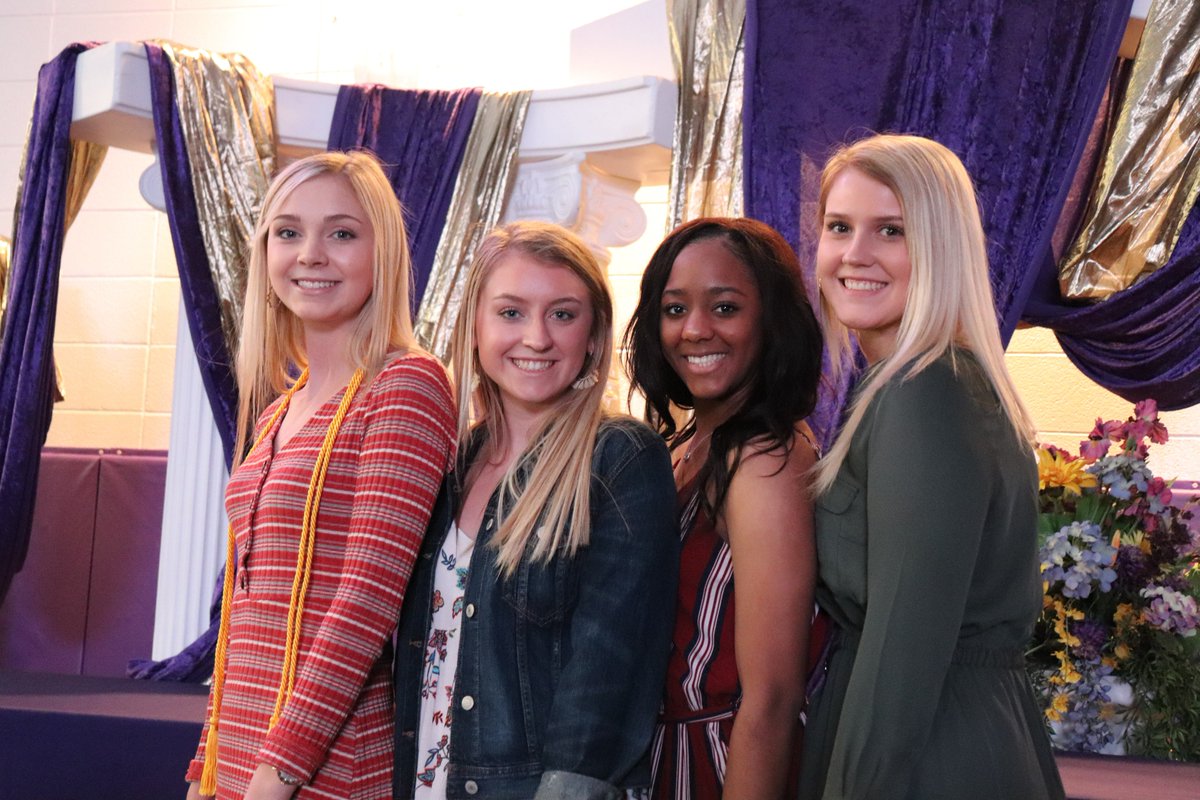 BSSDnews's tweet photo. Last week, #WeAreBSSD honored 1,665 students during its annual #AccentOnAcademics celebrations!

The high-school students were recognized for maintaining at least a cumulative 3.5 GPA, with 612 of the recipients standing out with a perfect 4.0 average.

#EducationWithDistinction https://t.co/rYxwIjyLqt