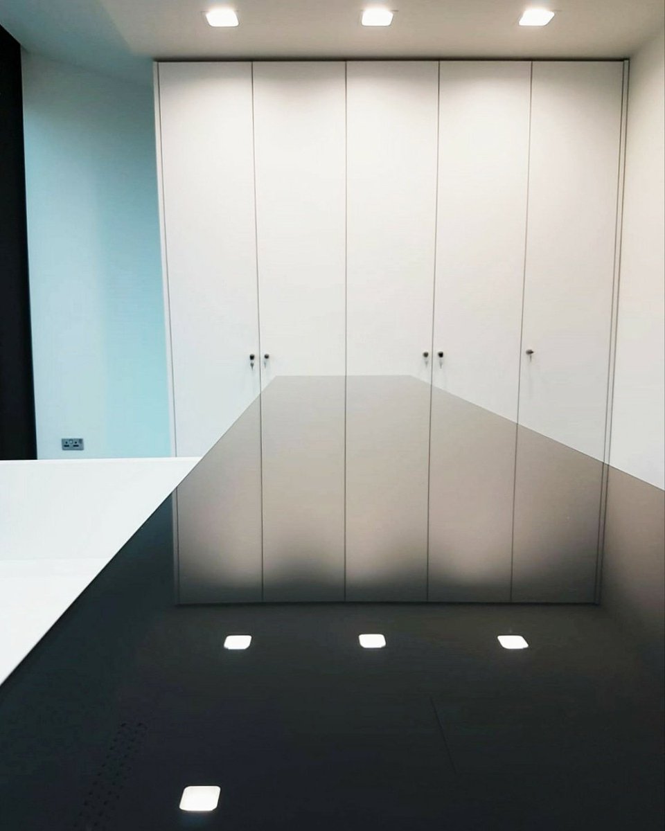 OryxOffi's tweet photo. - our international team are in #Dublin installing stunning fitted furniture 🧡 our MD took this incredible photo capturing light reflection in black glass - #Oryx #Office #Fitted #Furniture #Installations #Workspace #Workplace #Design #Intregity #Interiors #Pride #Passion https://t.co/AsT7AINeFb