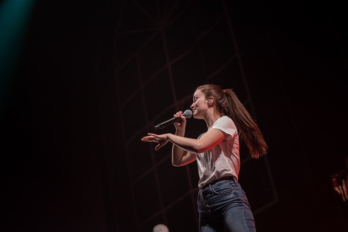 Aliceem's tweet photo. Sigrid last night @nottinghamarena https://t.co/UatDcGuj1n