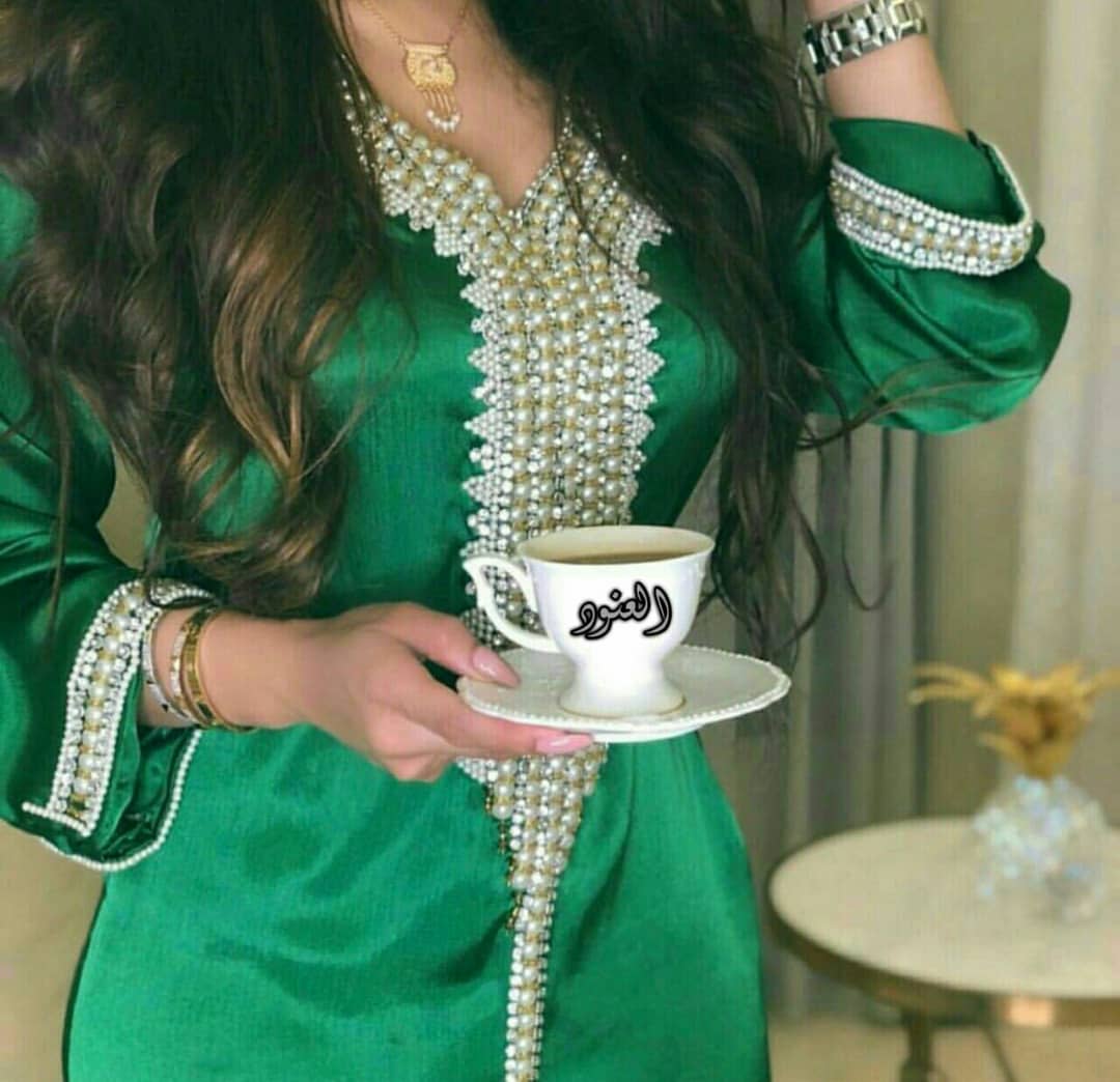 حبيت ٲمسيكم ! وامســي عليكم 
رايق . وجوي هالمساء حيل رايق

يا أجمل مساء الحب مني إليكم
واجمل مساء الورد لـ اغلى الخلايق