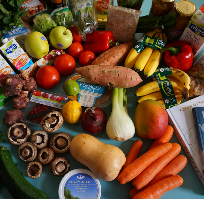 CoreHealthon8th's tweet photo. Eat well, be well. Adding colorful fruits and veggies is a proven way to brighten up your day and add valuable nutrients to your diet. 

#corehealthtc #traversecity #tcmi #healthy #Wellness #Chiropractic #diet https://t.co/vxgIAfvXwy