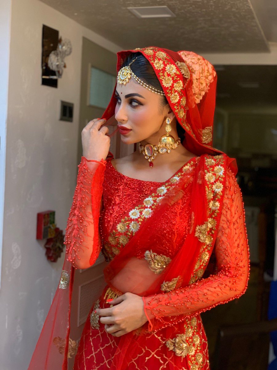 Roymouni's tweet photo. कौन कहता है भगवान आते नहीं , ��ुम मीरा के जैसे बुलाते नहीं ।
Dance drama dance ❤️!
Last day of 4 day , ७ बार
।।कृष्ण रास” as “राधा” ।। https://t.co/ZgpiEzLBTi