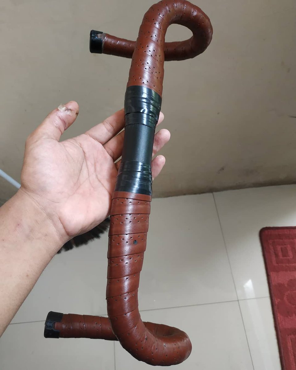 UHSzone's tweet photo. #wts dropbar zoom + barrape coklat 9.5/10 180rb bisa bukalapak/toped #fnfjb https://t.co/OtwfXxBdCK