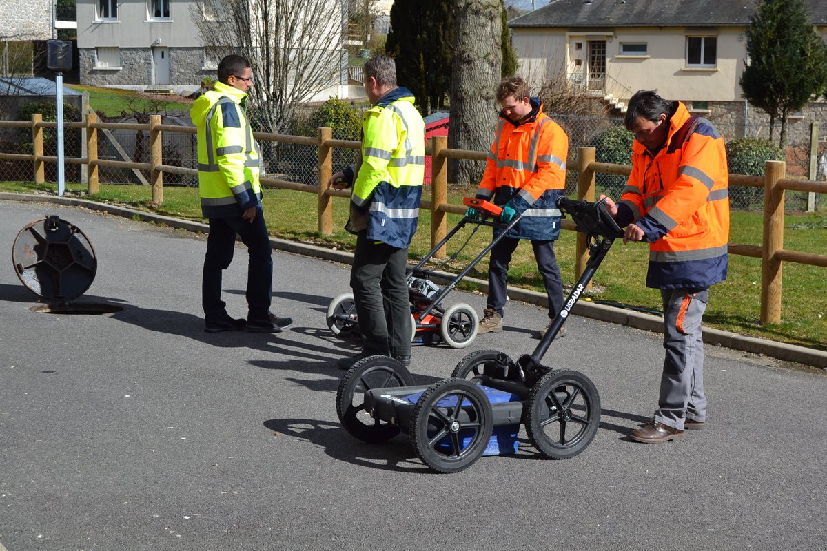 PFTTP's tweet photo. ⚠️La dernière session complète de formation à la détection des réseaux enterrés se déroulera du 1er au 12 avril prochain⚠️ Il reste encore des places donc n'hésitez pas à nous contacter pour plus d'informations.
📞: 05 55 93 00 33
@: ce.gretadulimousin.egletons@ac-limoges.fr https://t.co/8EJcDmVVwd