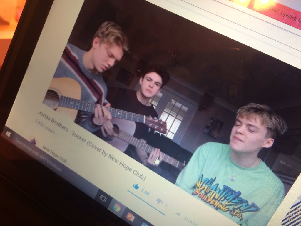 thevampsgabbyyy's tweet photo. @NewHopeClub im a sucker for #NHCCover https://t.co/tIfgVXn3Sf