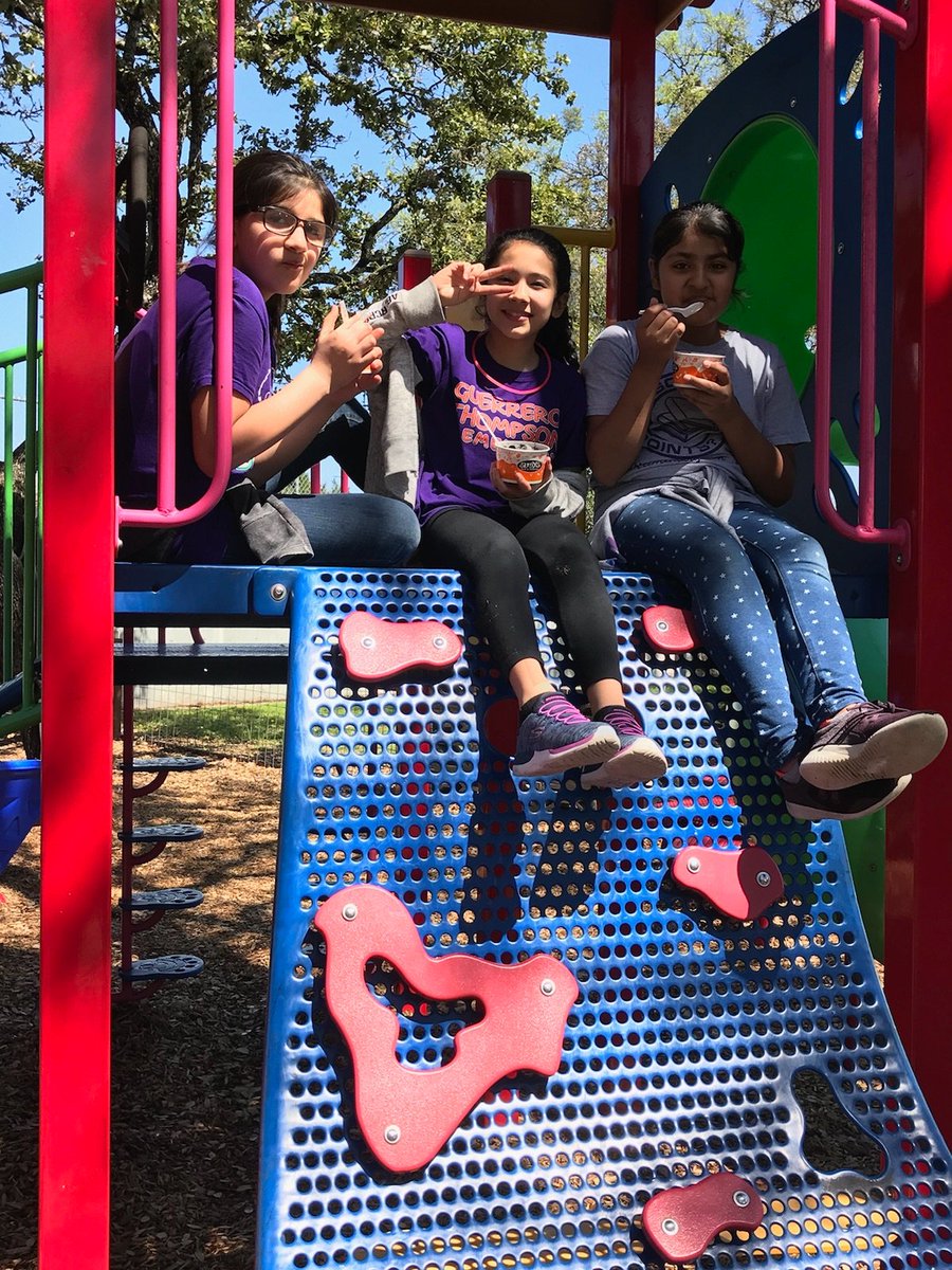 sbmeyer2's tweet photo. Celebrating our top readers! @gtprincipal186 @GTGrizzlyBears @daguayo_3 @MrsIRdrgzRdg5 @MsGonzalesGTSci @GT4thGrade @GTlanguagearts https://t.co/BaeJSQdj6O