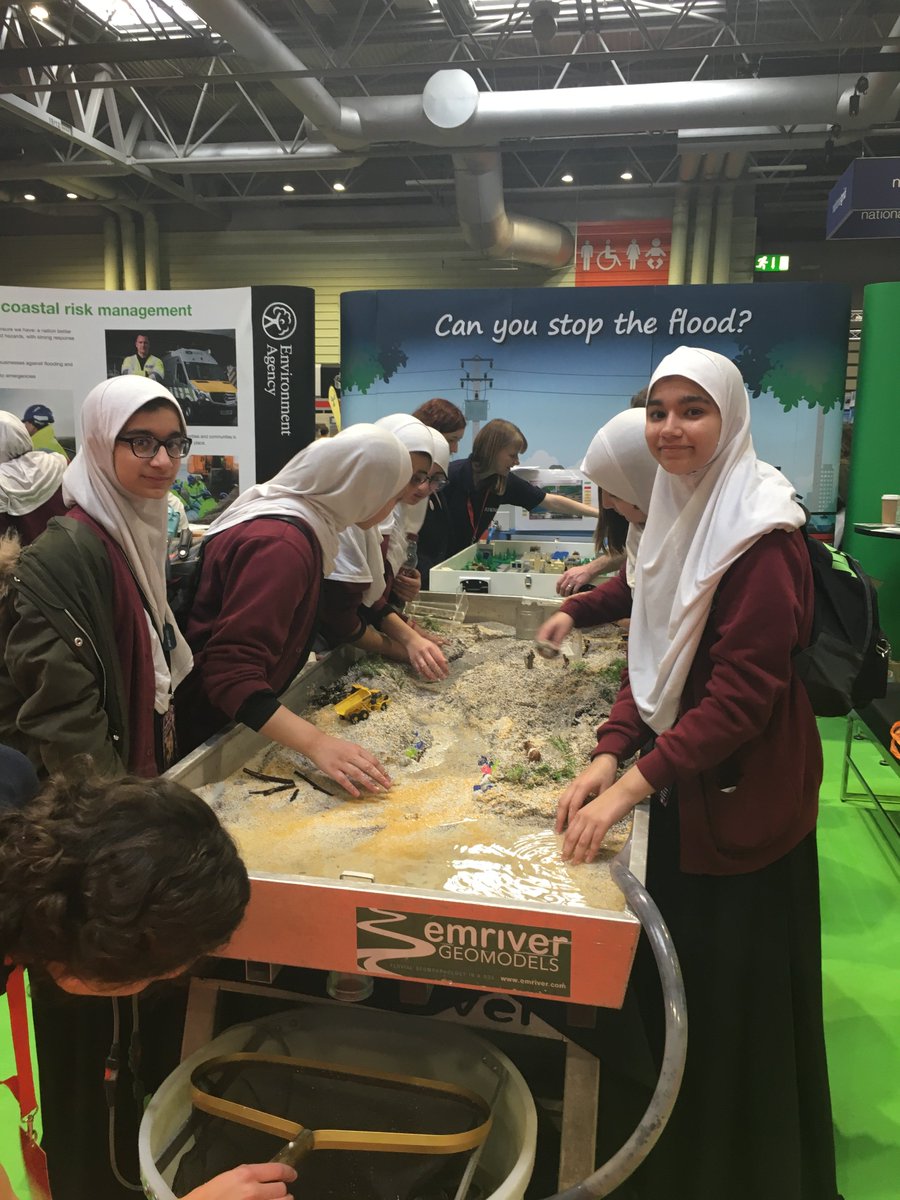 markgarrattea's tweet photo. Inspiring day @BigBangFair talking to young people about flood risk and coastal change. Great job by the team @EnvAgency setting up the super interactive displays.  Stop by and take on the challenge - can you stop the flood? @johncurtinEA @WomenInFCERM https://t.co/qeiyDutXrd