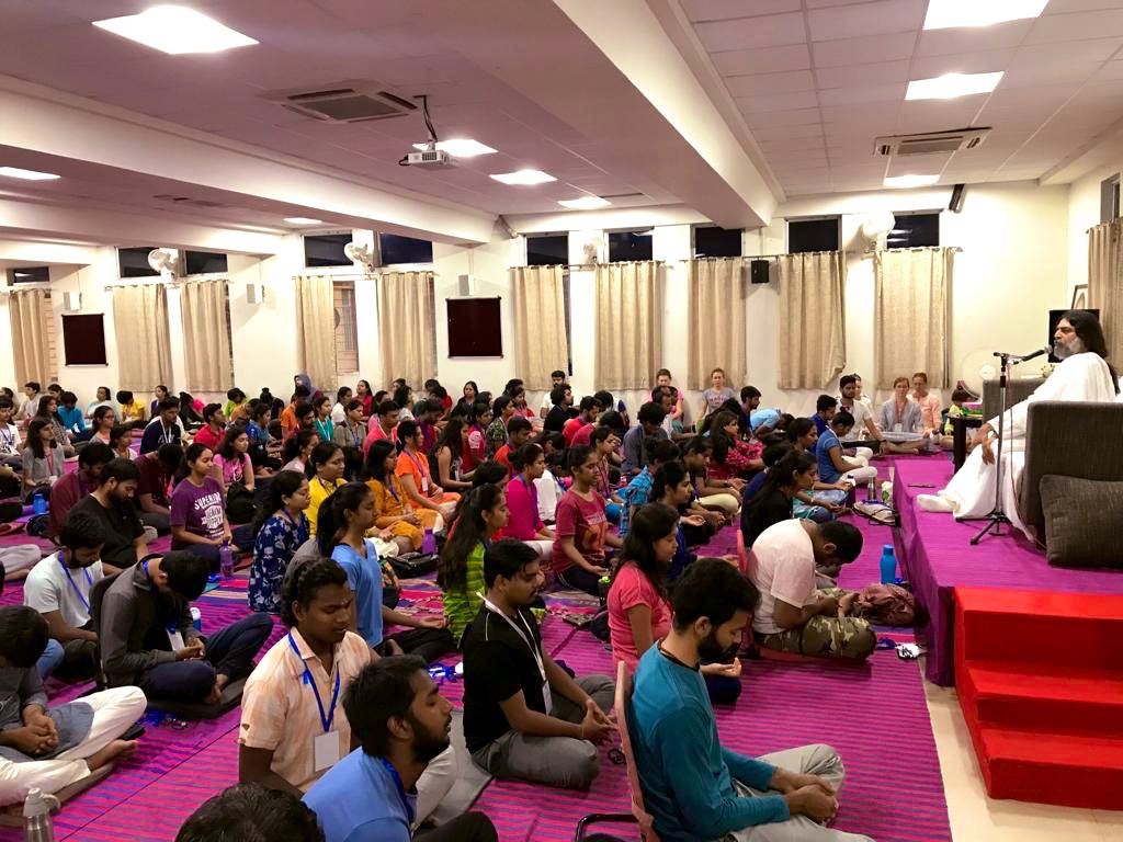 Rishiji's tweet photo. Moments of Wisdom, Meditation &amp; Celebration at @SriSriU Sri Sri University during the Refresher Program!!! https://t.co/8y6l9iKngA