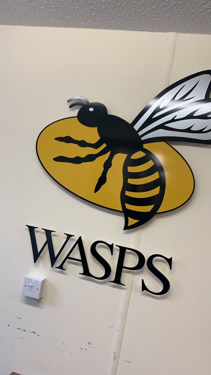 JimmyRowlands's tweet image. All set for RAF Men’s Senior XV v Coventry at Broadstreet RFC. Thanks Pudsey @WaspsKitMan for the show around your workshop! Great to have an insight into your work.