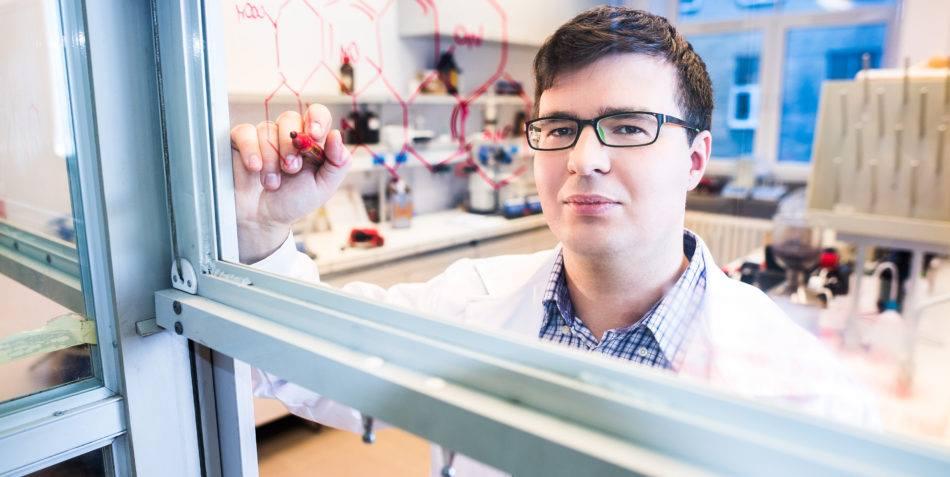 ConferenceEYEC's tweet photo. As  it's less than a month left till the Conference, we would like to  present to you the next Special Guest - Wiktor Lewandowski from the  Faculty of Chemistry, University of Warsaw. More: https://t.co/8Hc6nByGAN https://t.co/RW7EIHvA6L