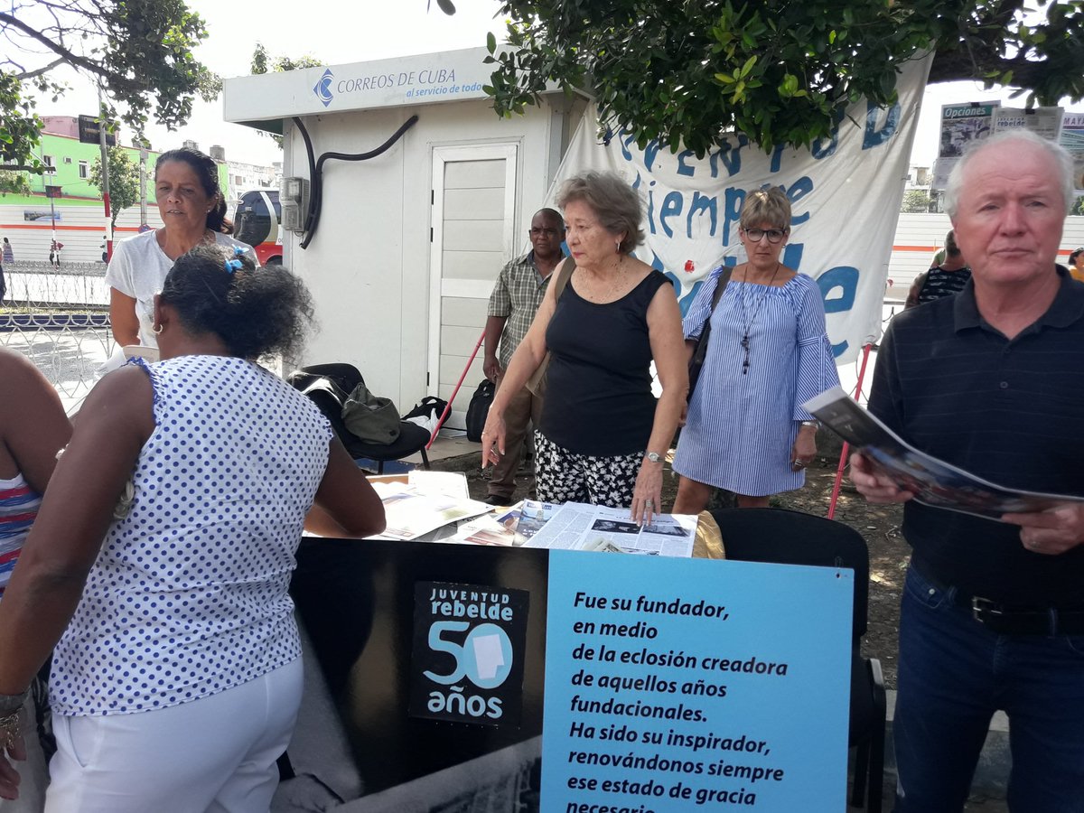 El #FestivalDeLaPrensa en las áreas de Coppelia establece un diálogo muy necesario entre los medios y sus públicos. Felicidades a todos los periodistas de #Cuba <a href="/DiazCanelB/">Miguel Díaz-Canel Bermúdez</a> <a href="/ronquillobello/">Ricardo Ronquillo Bello</a> <a href="/UJCuba/">UJC</a> <a href="/SecUJCuba/">Susely Morfa González - Homenaje</a> <a href="/elizalderosa/">Rosa Miriam Elizalde</a> <a href="/PresidenciaCuba/">Presidencia Cuba 🇨🇺</a> <a href="/YunielLabacena/">Yuniel</a> <a href="/yurisander/">Yurisander Guevara</a> <a href="/cubavence/">Juana Carrasco</a>