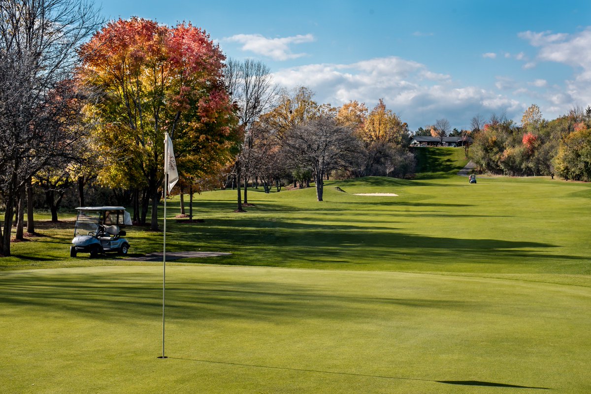 peel village, brampton, ON Golf course information and reviews.