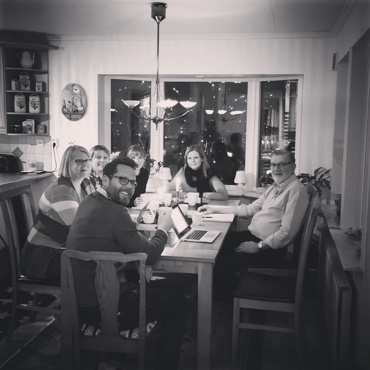 RaddaLovsta's tweet photo. Igår kväll hade föreningen #RäddaLövsta ännu ett möte i #Hässelby. Vi fördelade arbetsuppgifter och diskuterade vår strategi. Vi har mycket på gång och återkommer när vi har tydlig och relevant information. Håll ut! Dela gärna fina bilder från Lövsta på Instagram med #RäddaLövsta https://t.co/r6FWhF44p6