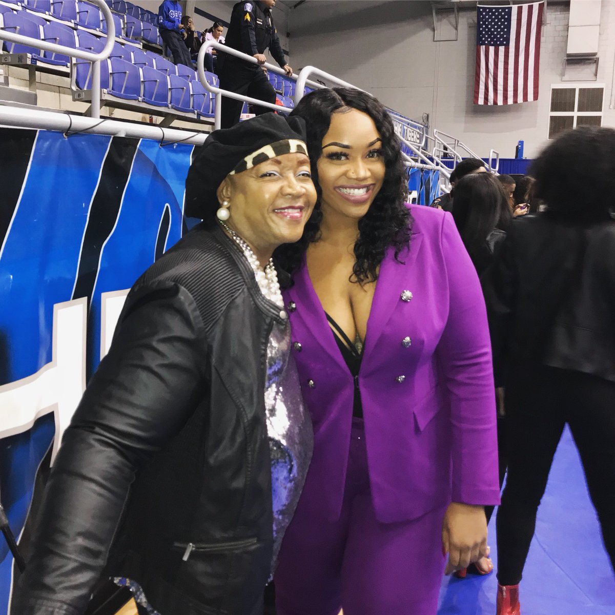 thejbellaa's tweet photo. My sweet momma has survived breast cancer twice and she got a mammogram today and she is still cancer free! #SmallWinWednesday https://t.co/8Ihc86btRn