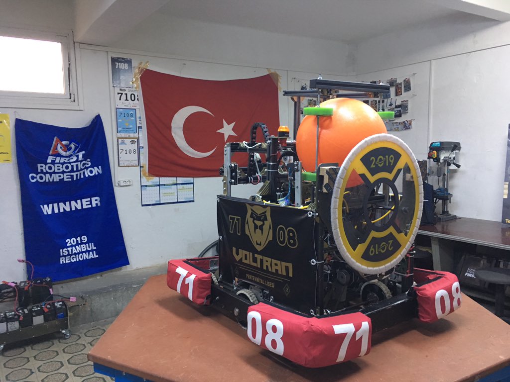 voltranrobotics's tweet image. Pertevniyal Lisesi olarak Aynı yarışmada 1. Olduk ve biz de şampiyonaya davet edildik. Aynı zamanda turnuvadaki en kaliteli robota verilen “Quality Award” a layık görüldük. Sponsor bulamadığımız için gidemiyoruz şu an. Desteğinizi bekliyoruz